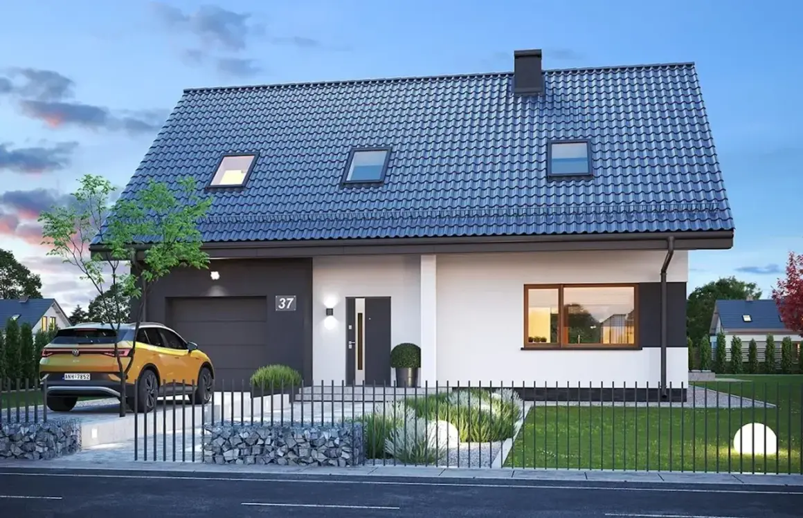 Nowoczesny dom zefir z garażem, żółtym autem i zadbanym ogrodem. Elegancka bryła, ciemny dach i duże okna.